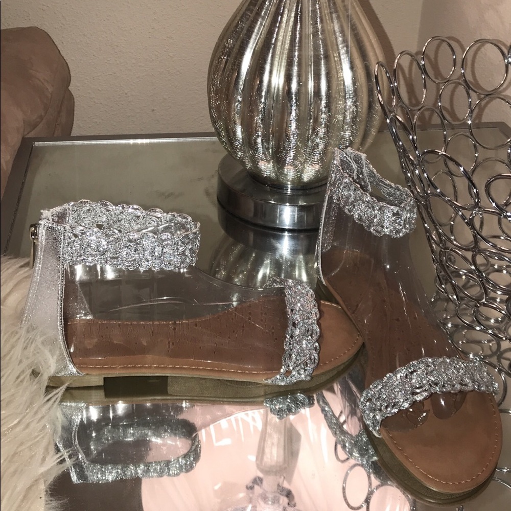BAMBOO SILVER SANDALS(NEW IN BOX) ‼️NO OFFERS‼️ - Picture 4 of 8